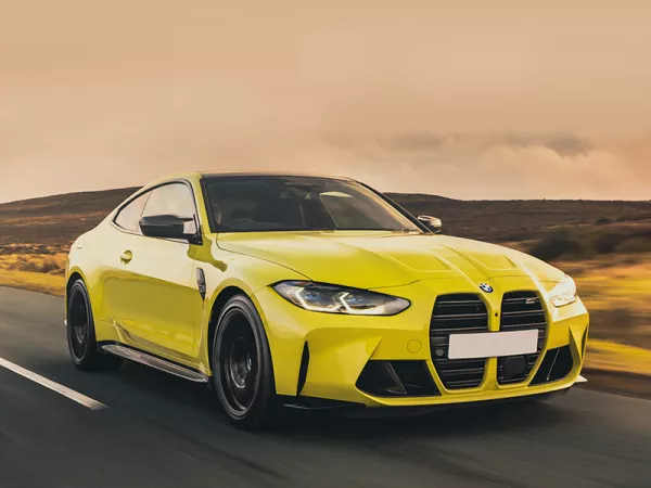 Dịch vụ thay Kính chắn gió xe BMW M4 tận nơi